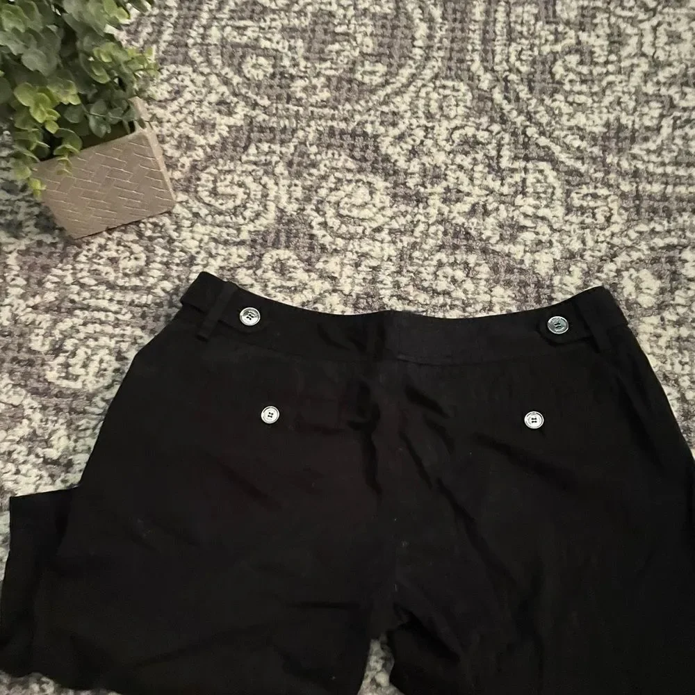 NWOT Michael Kors Women’s Black Crop Shorts Size 6